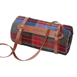 Pendleton Brooklings Plaid Motor Robe Throw Blanket with Leather Carrier